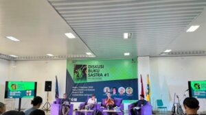 Lampung Literature Gelar Diskusi Buku Sastra “Hari-hari Bahagia” Karya Ari Pahala Hutabarat